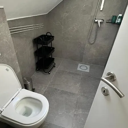 Salzinneschezsoi 3 Appartement